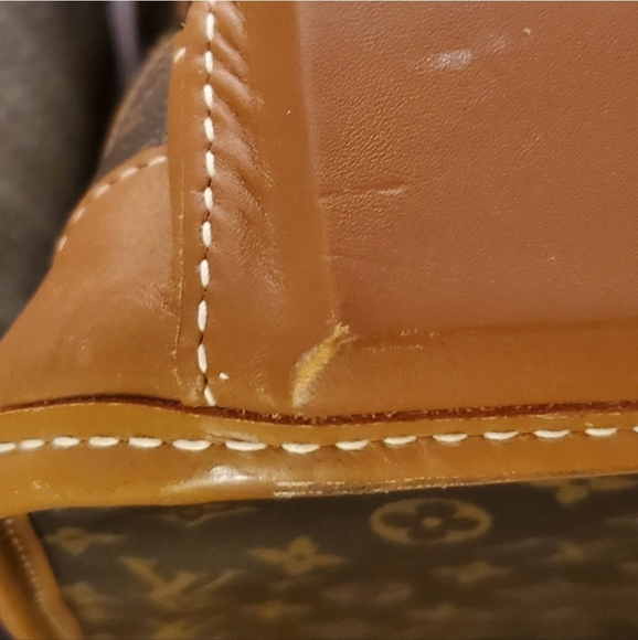 Rare Vintage 1970s 100% Authentic Louis Vuitton Suitcase. - Picture 8 of 15